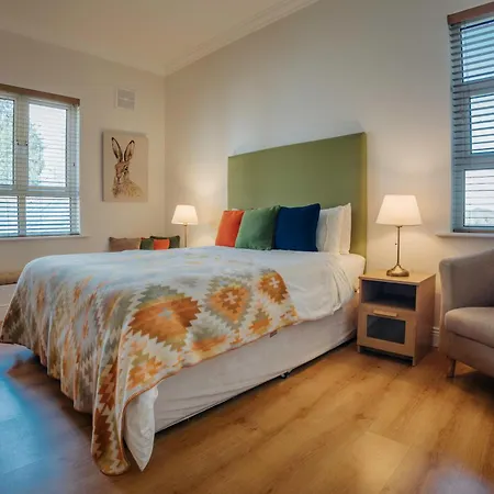 Killiane Castle & Farm Konukevi