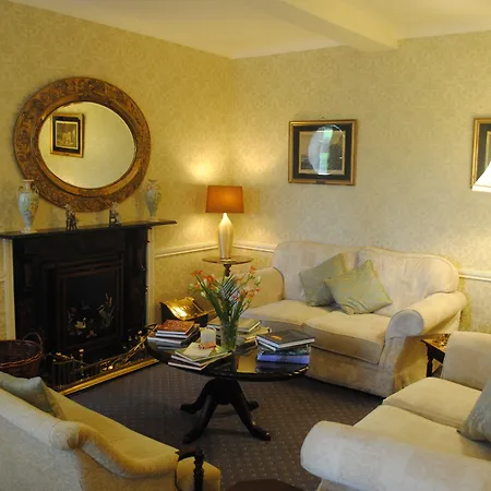 Konukevi Killiane Castle & Farm