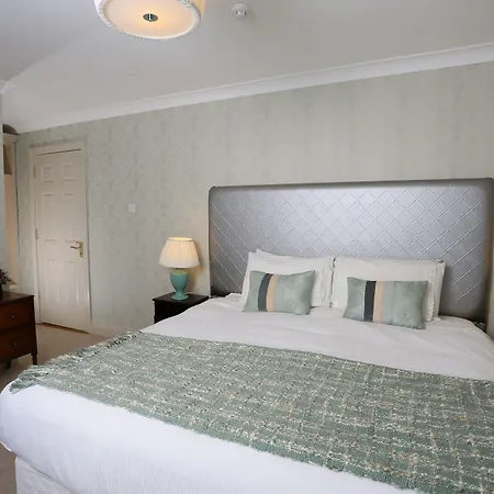 Konukevi Killiane Castle & Farm