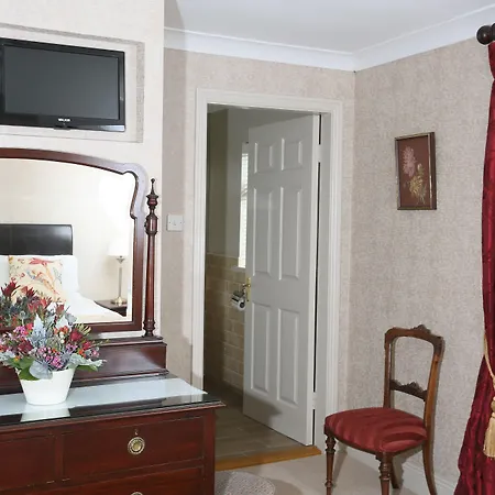 Konukevi Killiane Castle & Farm