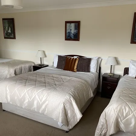 Killiane Castle & Farm Konukevi 4*